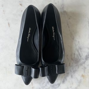 Ferragamo Viva Black Leather Flat